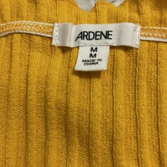 Yellow, Cropped, Long Sleeved Top with Buttons, Sz M - Picture 5 of 7